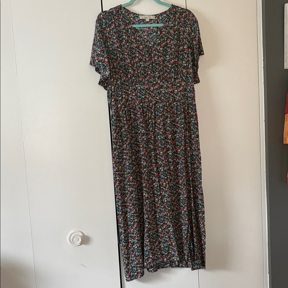 LOFT Floral V-neck Midi Dress with Pockets 18P - great for Spring!